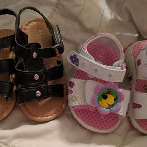 Super cute SZ 2 baby girl sandals